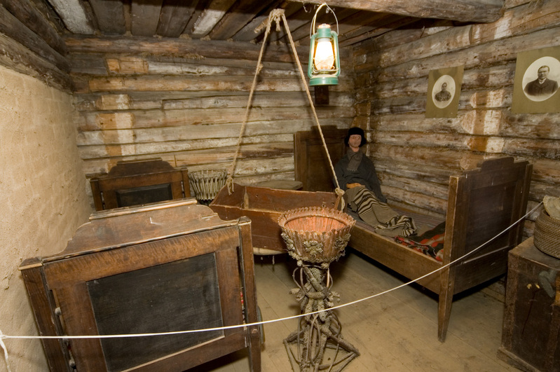 Kambri sisevaade Paduvere talumuuseumi rehielamus