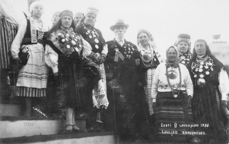 Lauljad rahvariietes IX Üldlaulupeol