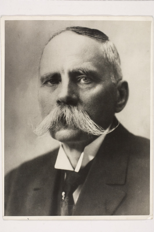 Kallas, Oskar (1868 - 1946 ) - folklorist ja poliitikategelane