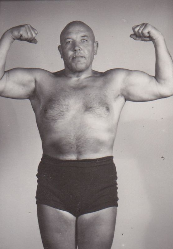 Elukutseline maadleja Gustav Rauer