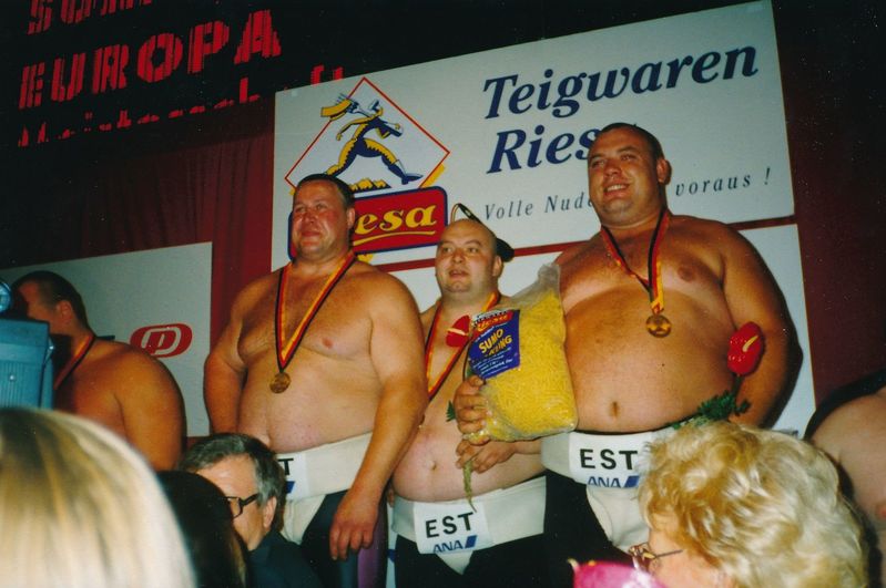 Eesti sumomeeskond EM-võistluste pjedestaalil