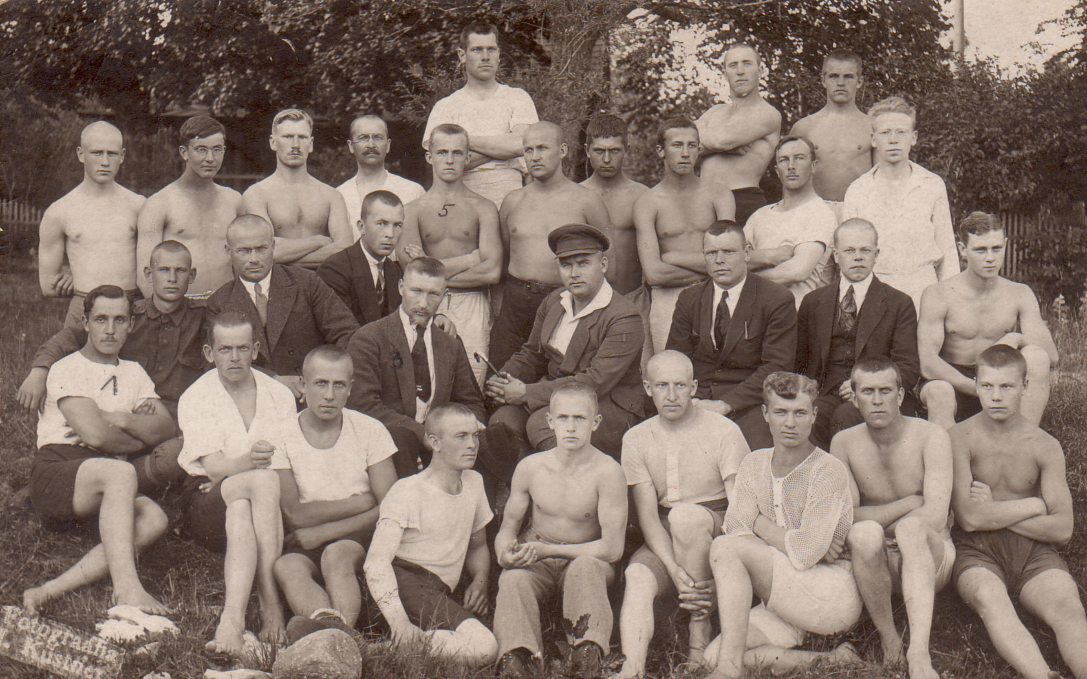 Pärnu Tervise spordiinstruktorite kursustest osavõtjad 1921