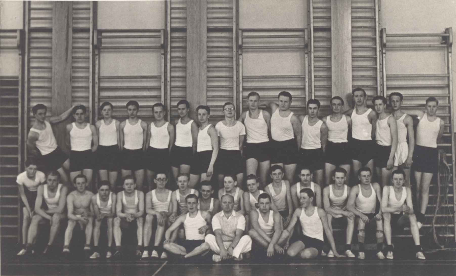 Kehalise kasvatuse tund Jakob Westholmi Erahumanitaargümnaasiumis