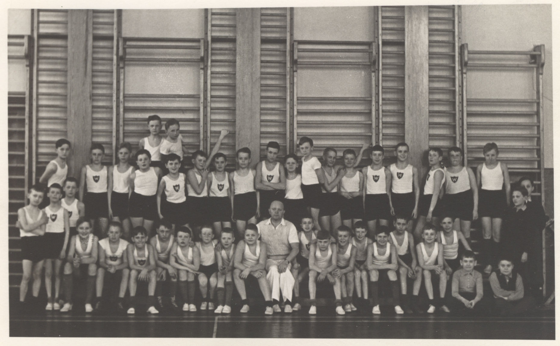 Kehalise kasvatuse tund Jakob Westholmi Erahumanitaargümnaasiumis