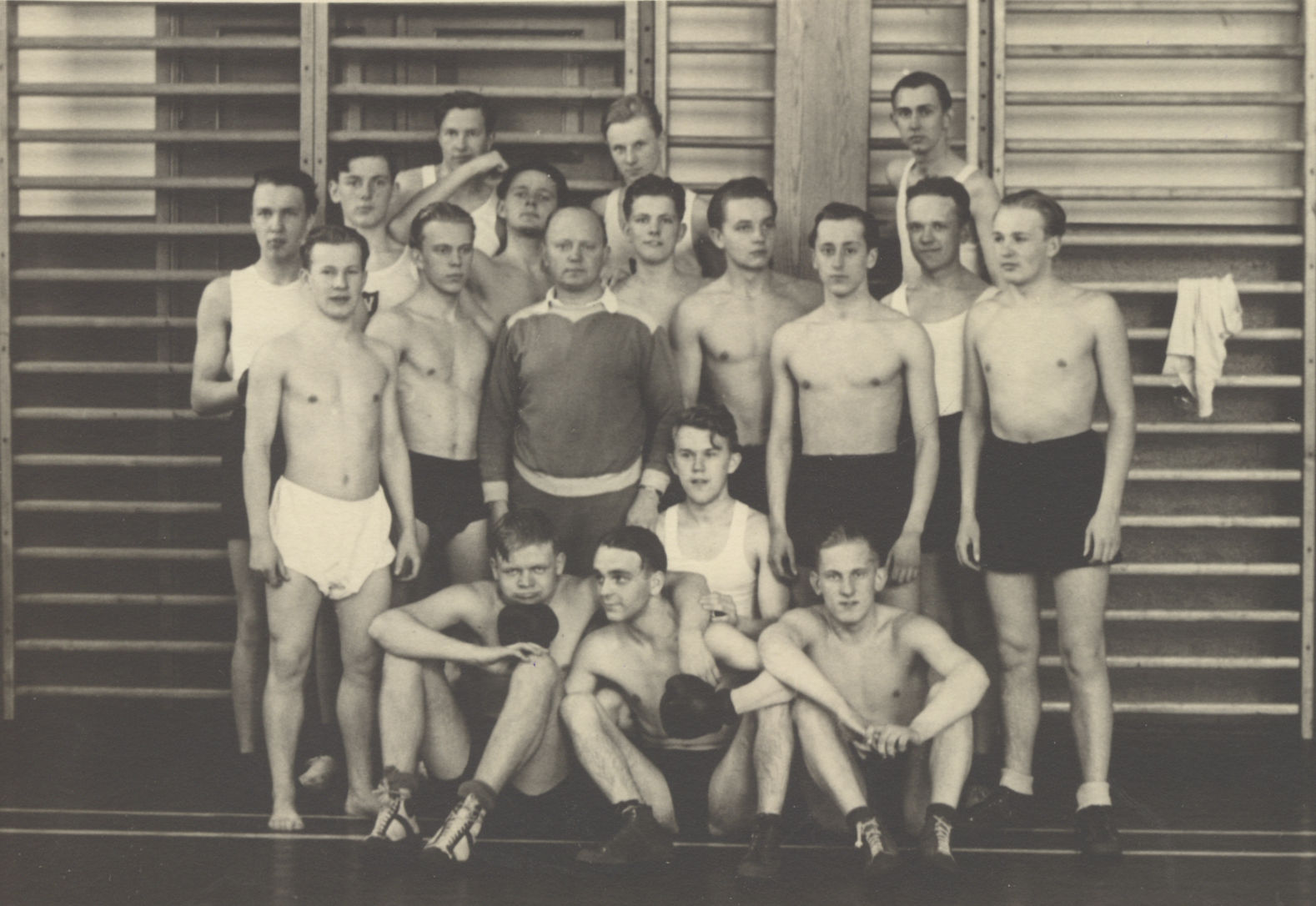 Kehalise kasvatuse tund Jakob Westholmi Erahumanitaargümnaasiumis