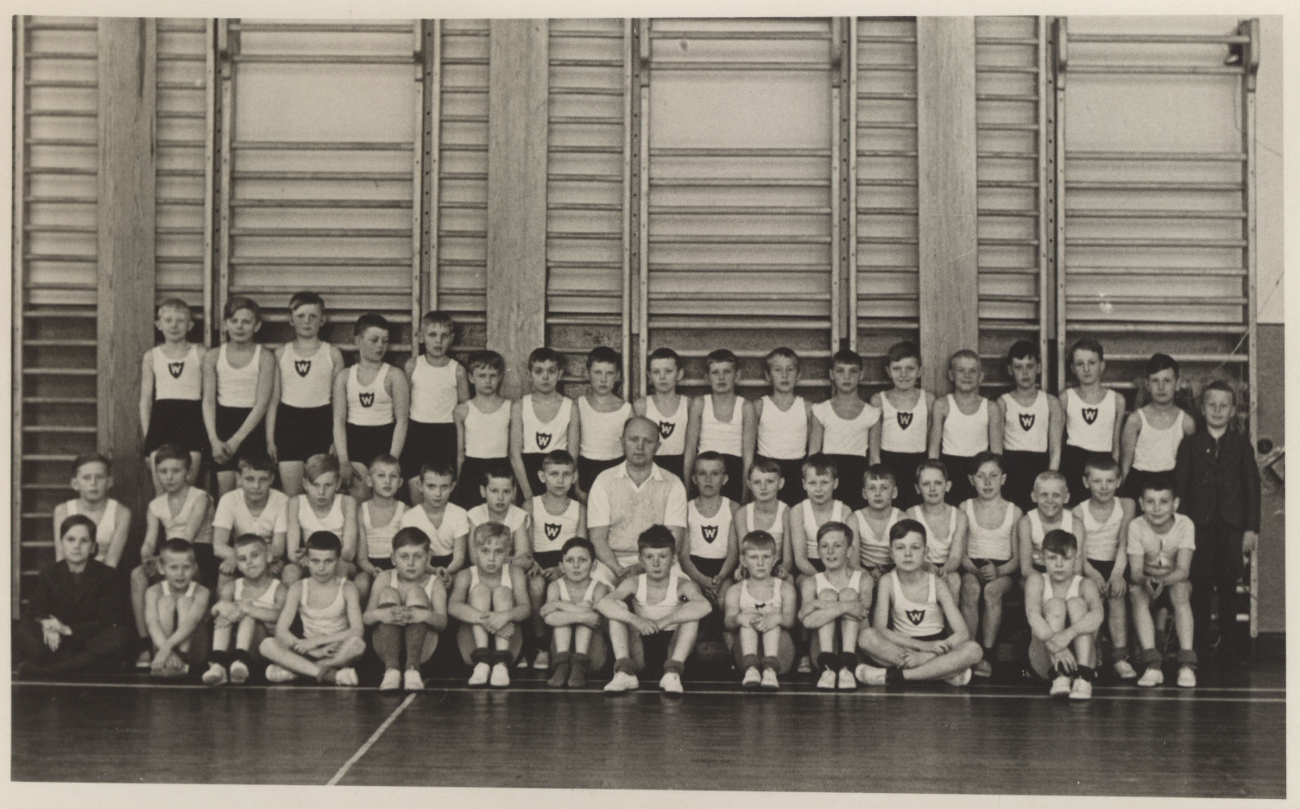 Kehalise kasvatuse tund Jakob Westholmi Erahumanitaargümnaasiumis