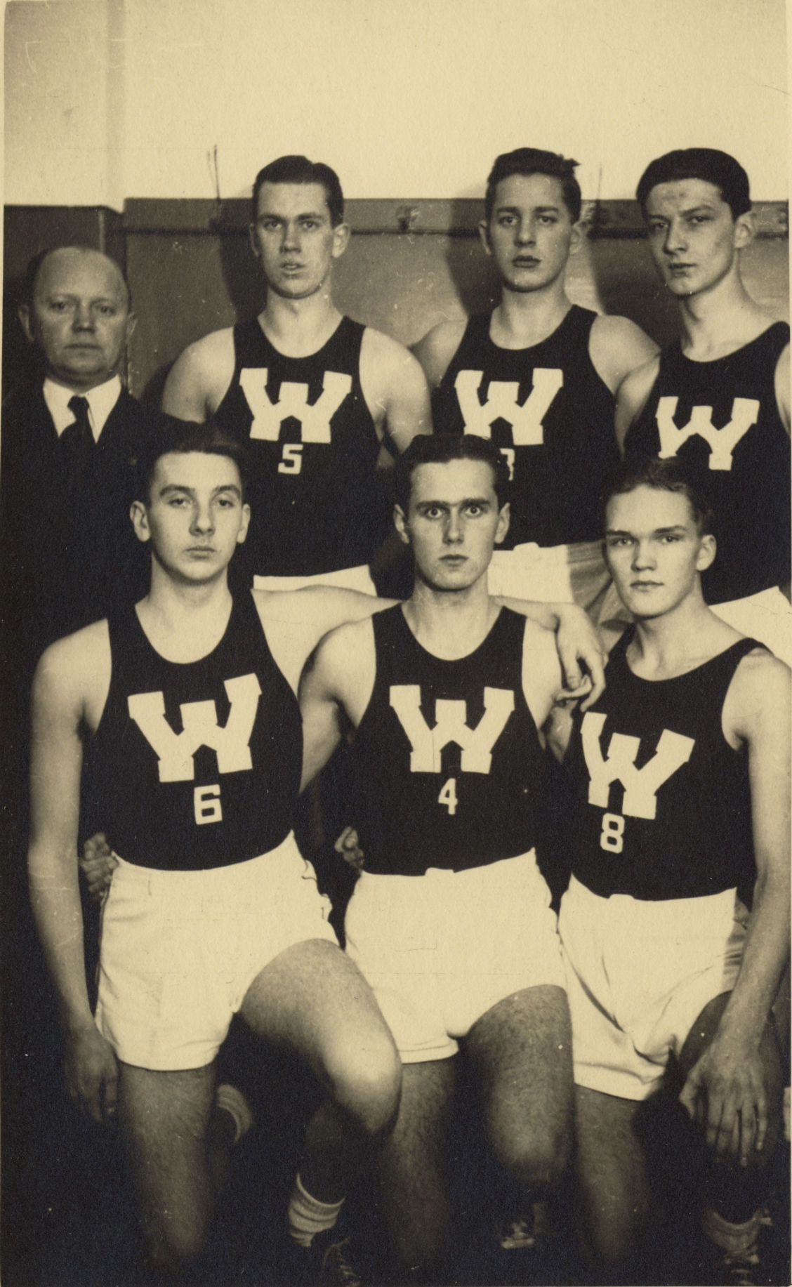 Jakob Westholmi Erahumanitaargümnaasiumi korvpallimeeskond