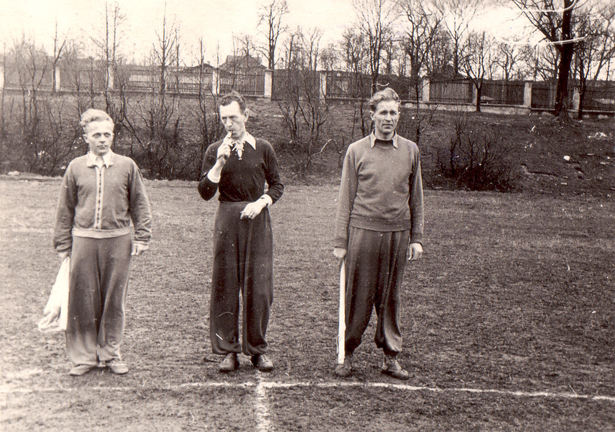 Grupp jalgpallikohtunikke u 1940