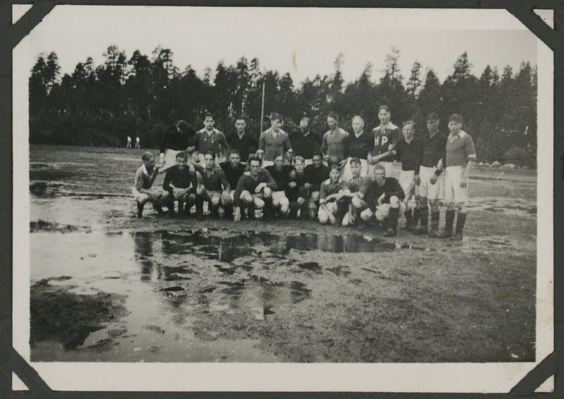 Tallinna Töölisspordi Ühingu ja Ponteva (Soome) meeskonnad jalgpallis (7:0) Hyvinkääs