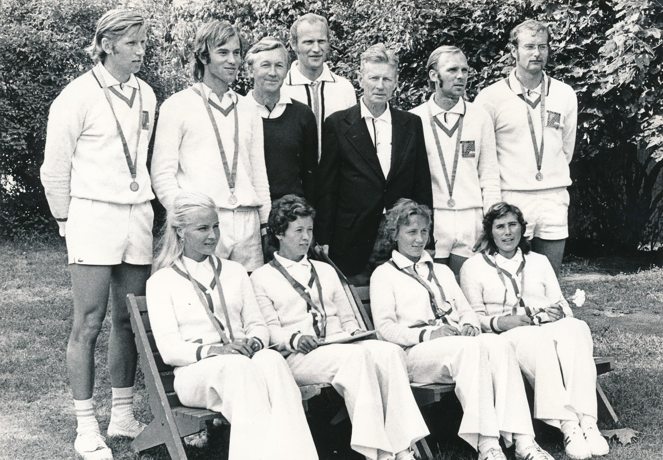 Grupp tennisemängijaid