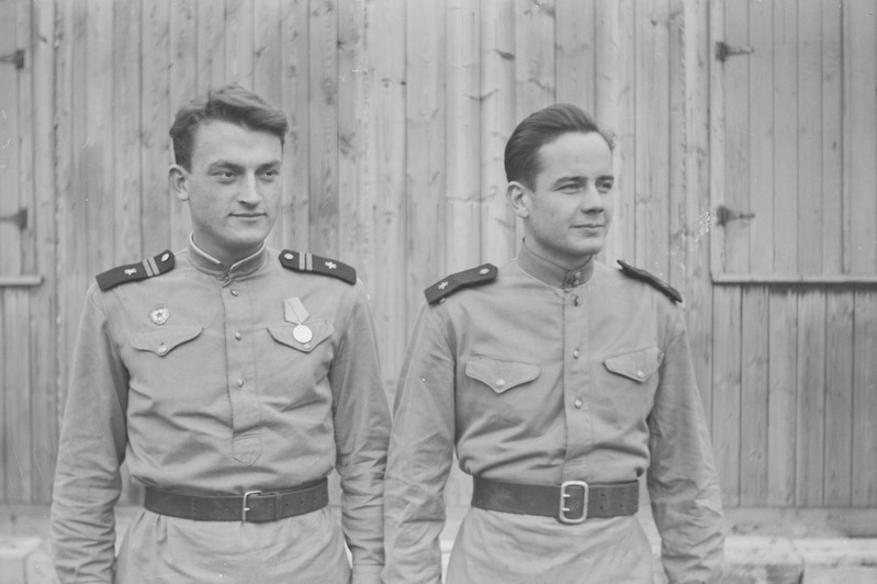 Sõdurid mundris, portree