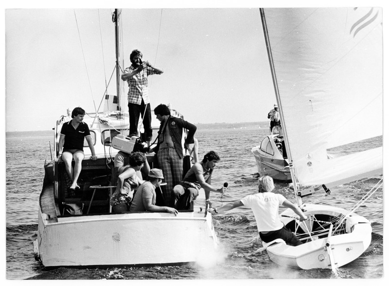 XXII Moskva suveolümpiamängude purjeregatt Tallinnas 1980, "Finn" klassi võitja soomlane Esko Rechardt intervjuud andmas