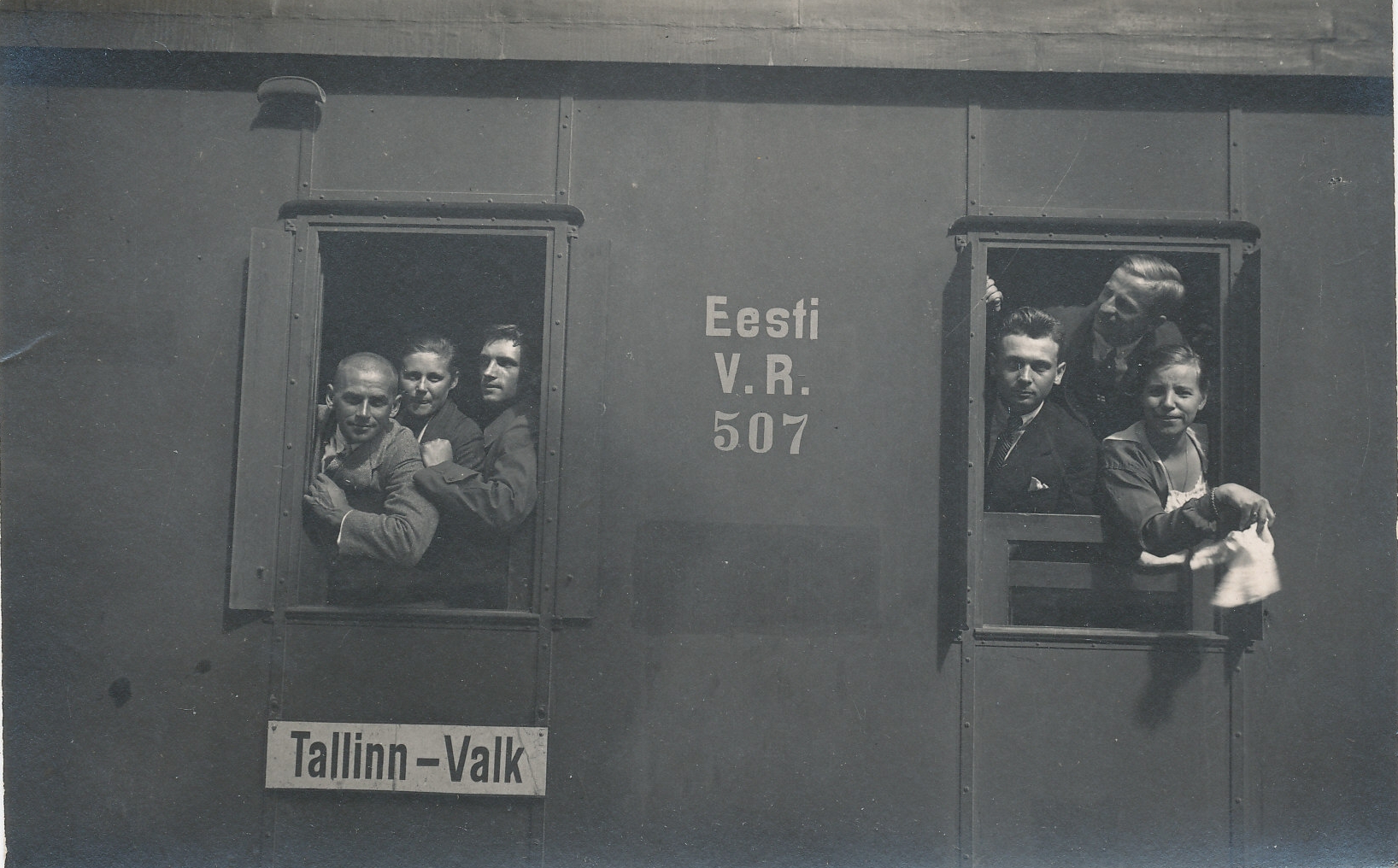 Tartu kalevlased Tallinn-Valka rongis teel Riiga