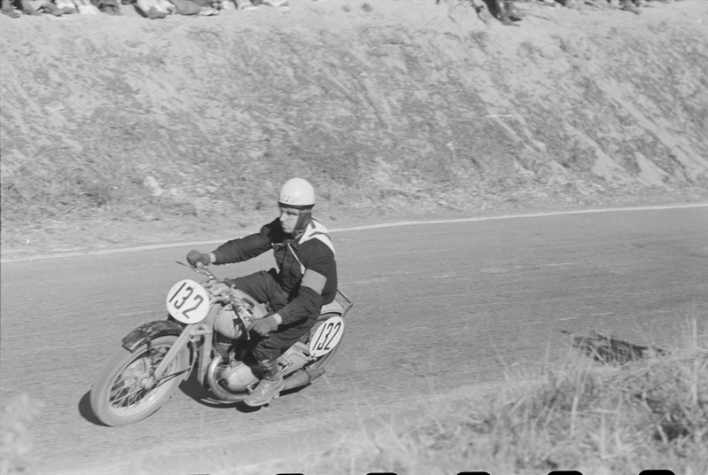 Mootorrataste ringrajasõidu meistrivõistlused 1949