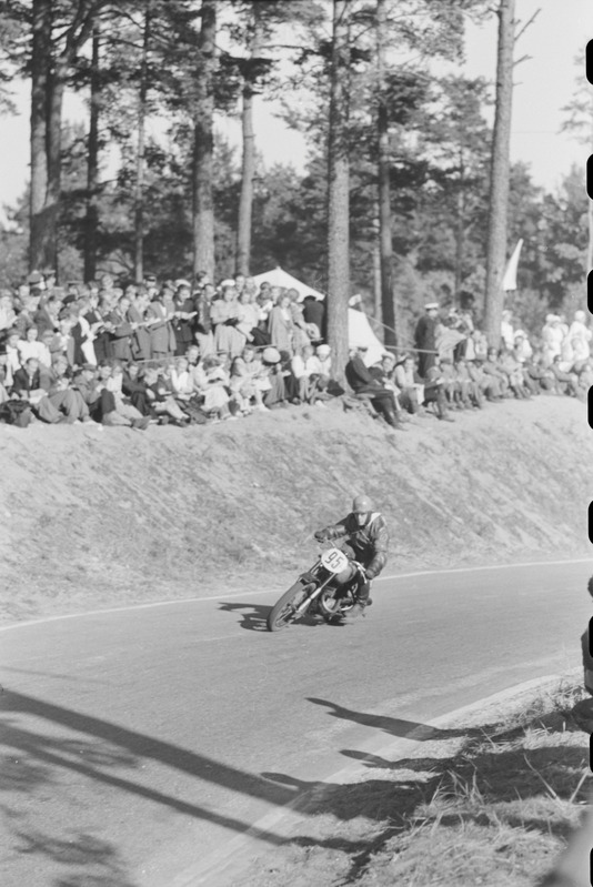 Mootorrataste ringrajasõidu meistrivõistlused 1949