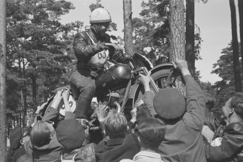 Mootorrataste ringrajasõidu meistrivõistlused 1949