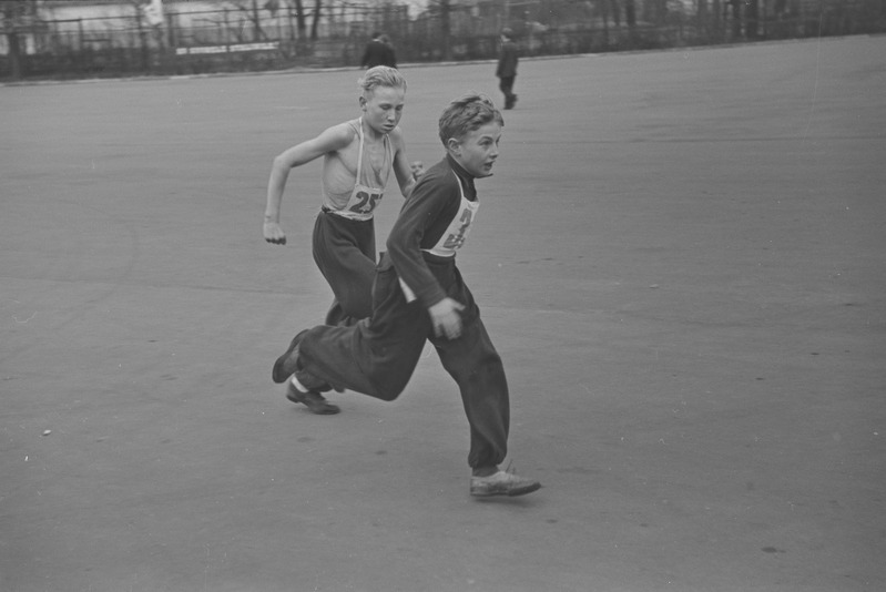 Koolinoored jooksukrossil