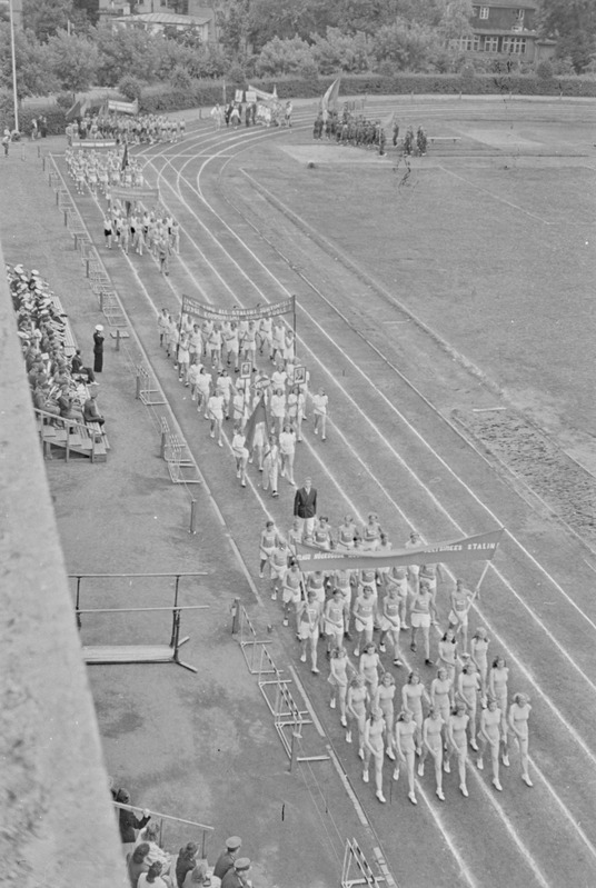 Eesti koolinoorte spartakiaadi avadefilee