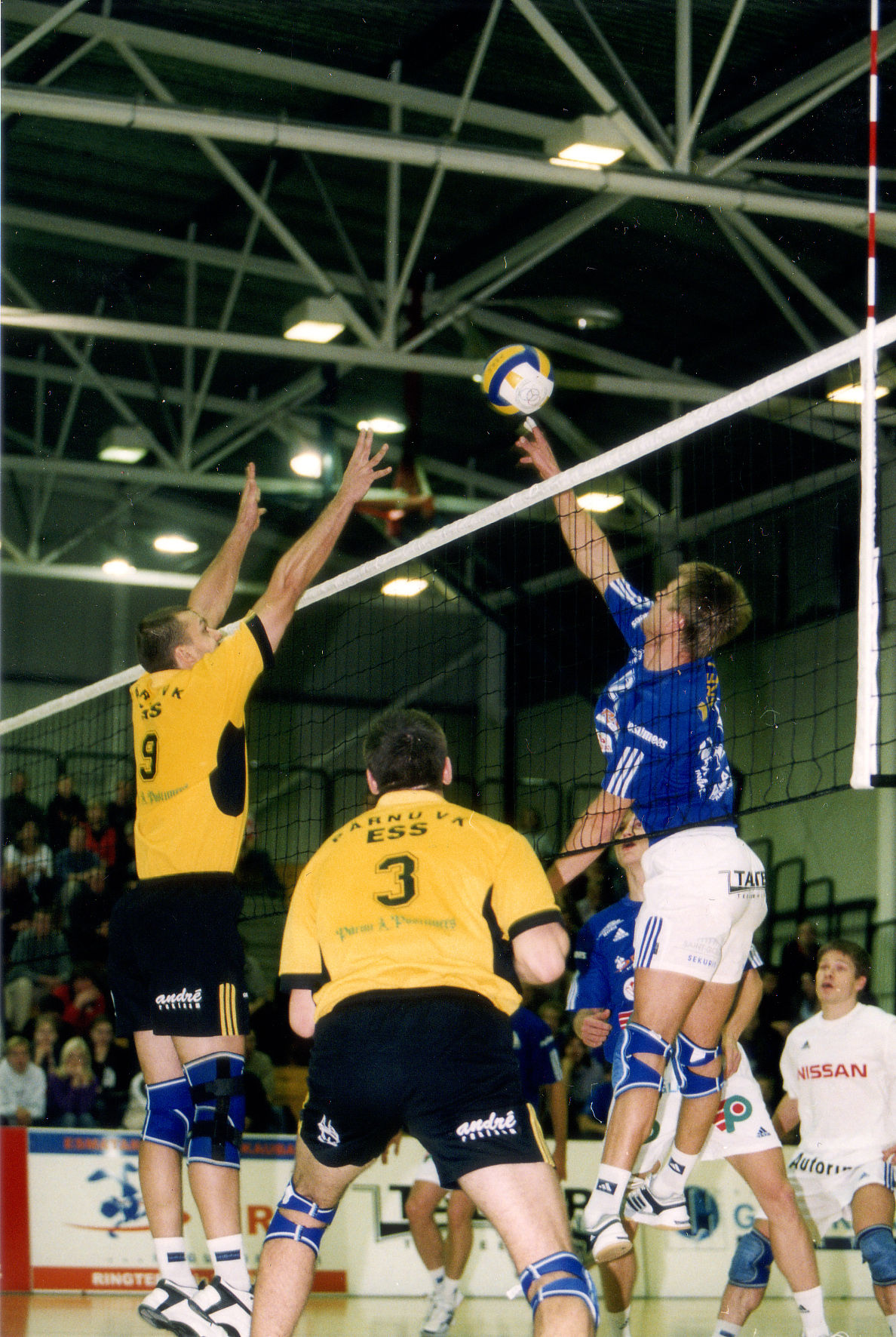 Võrkpallimatš Tartu Pere Leib/Cibus-ESS Pärnu Võrkpalliklubi 2002
