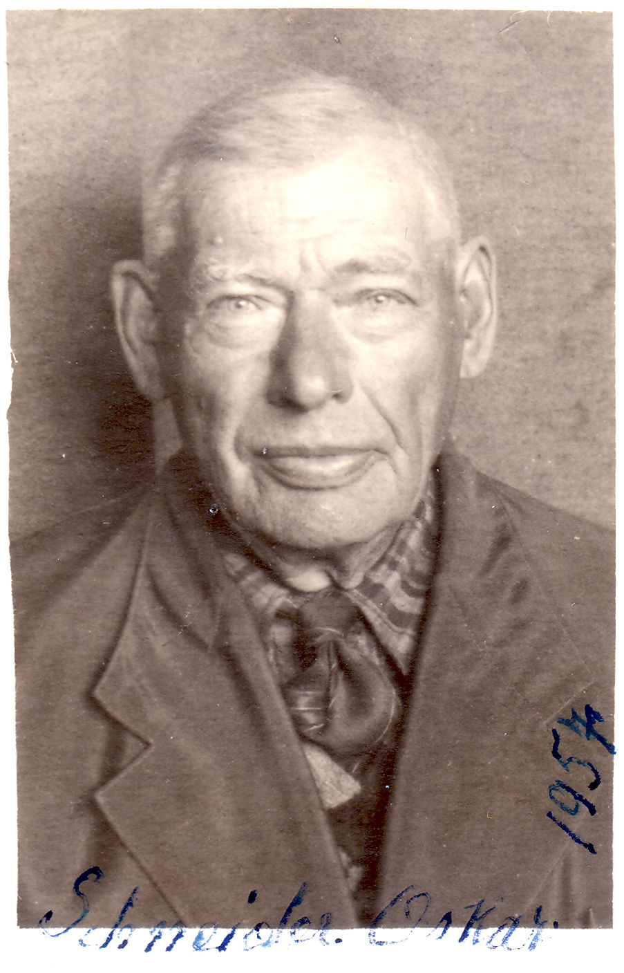 Raskejõustiklane Oskar Schneider