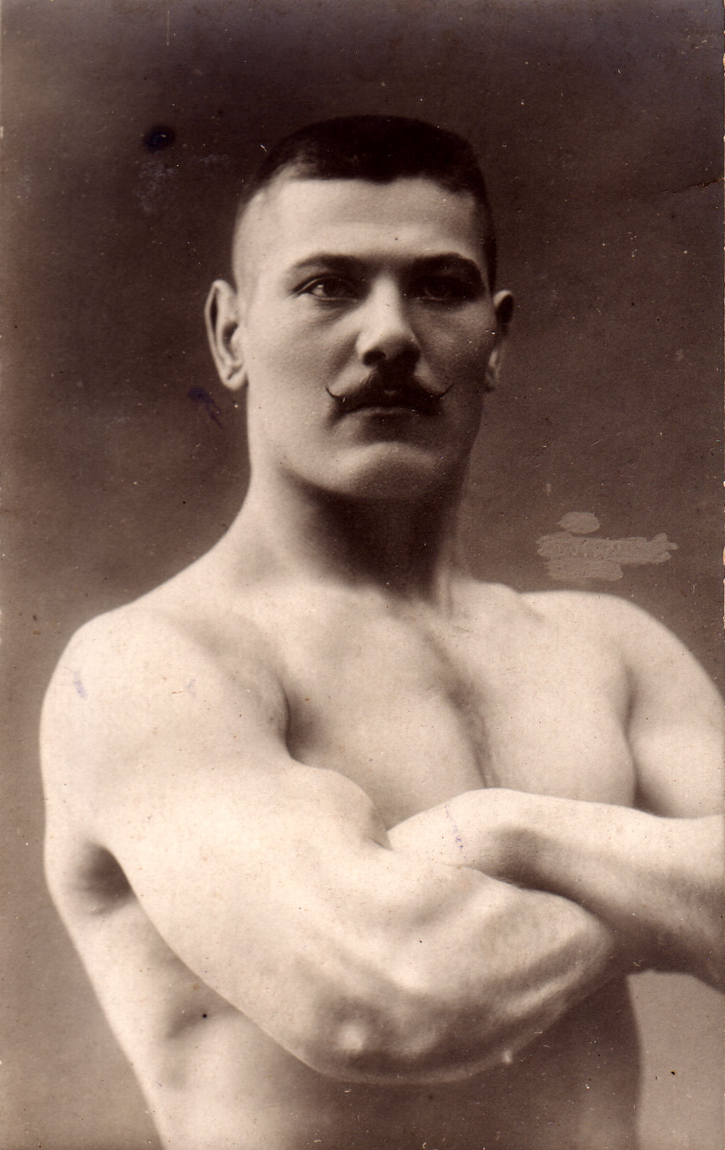 Elukutseline maadleja Karl Tomberg