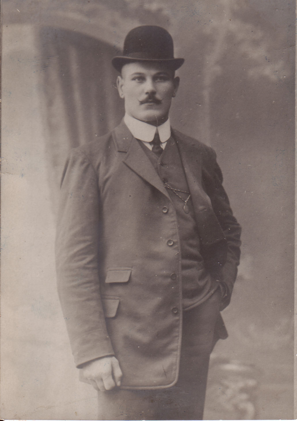 Elukutseline maadleja Karl Tomberg