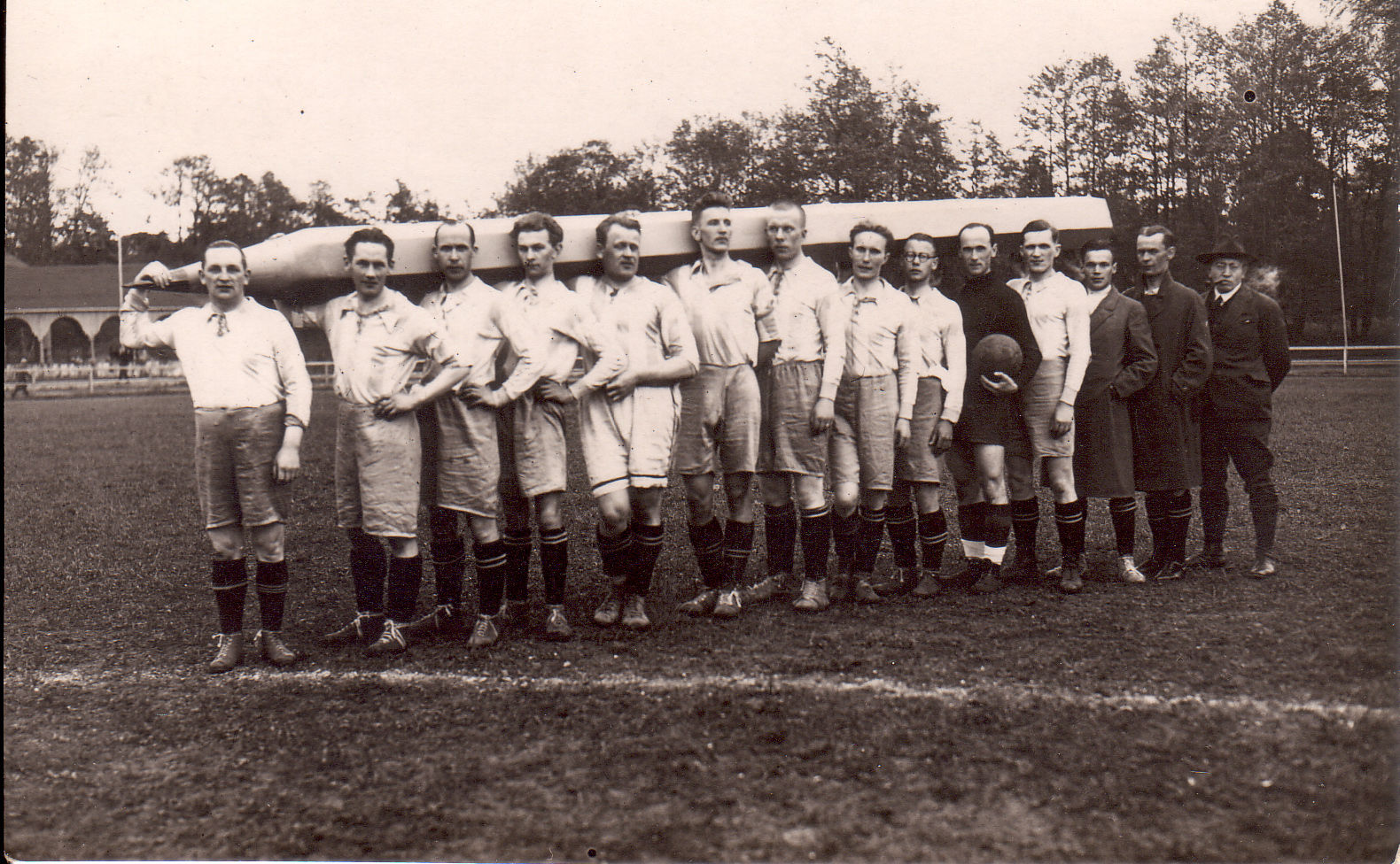 Jalgpallivõistlus Pliiats palli vastu Tallinnas 1927