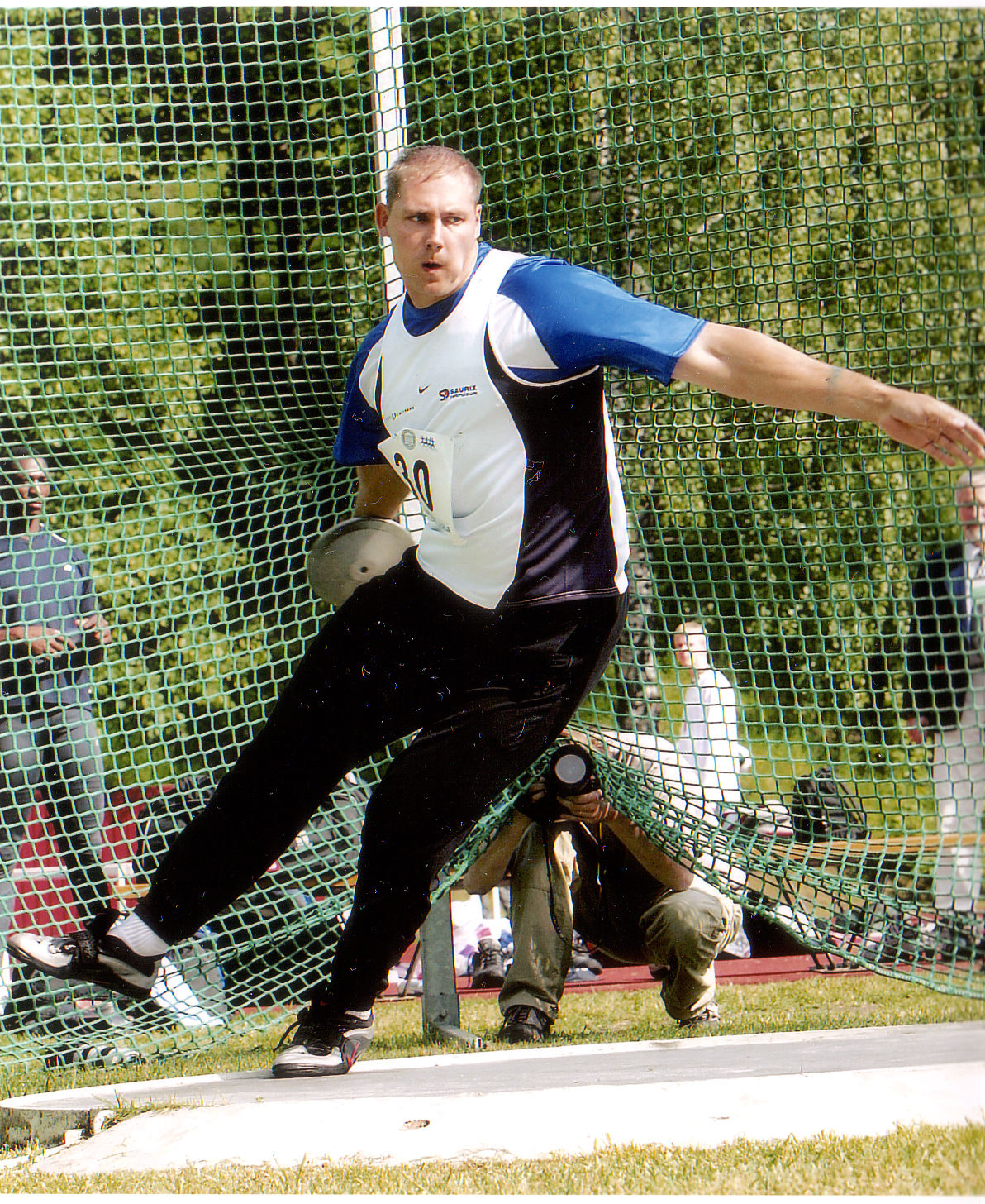 Gerd Kanter kettaheitel Tartu Ülikooli staadionil 2005