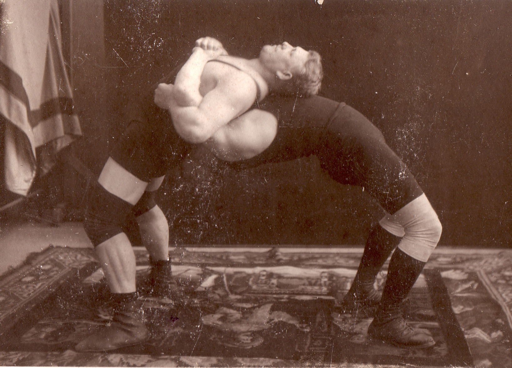 Aleksander Aberg ja Max Strenge maadlusvõttel