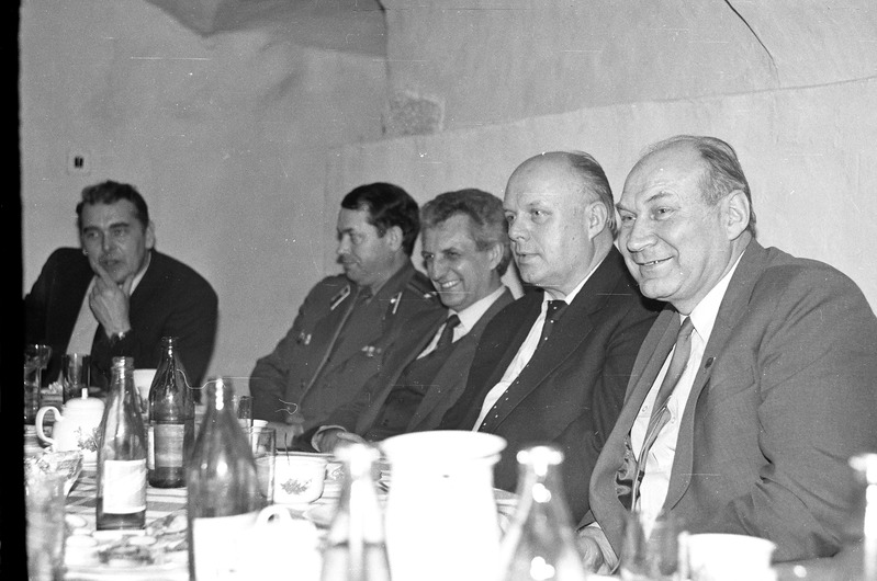 Sporditegelased ja ministeeriumi töötajad edukate talisportlaste vastuvõtul