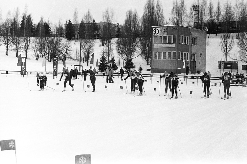 Murdmaasuusa võistluse start Otepää suusastaadionil