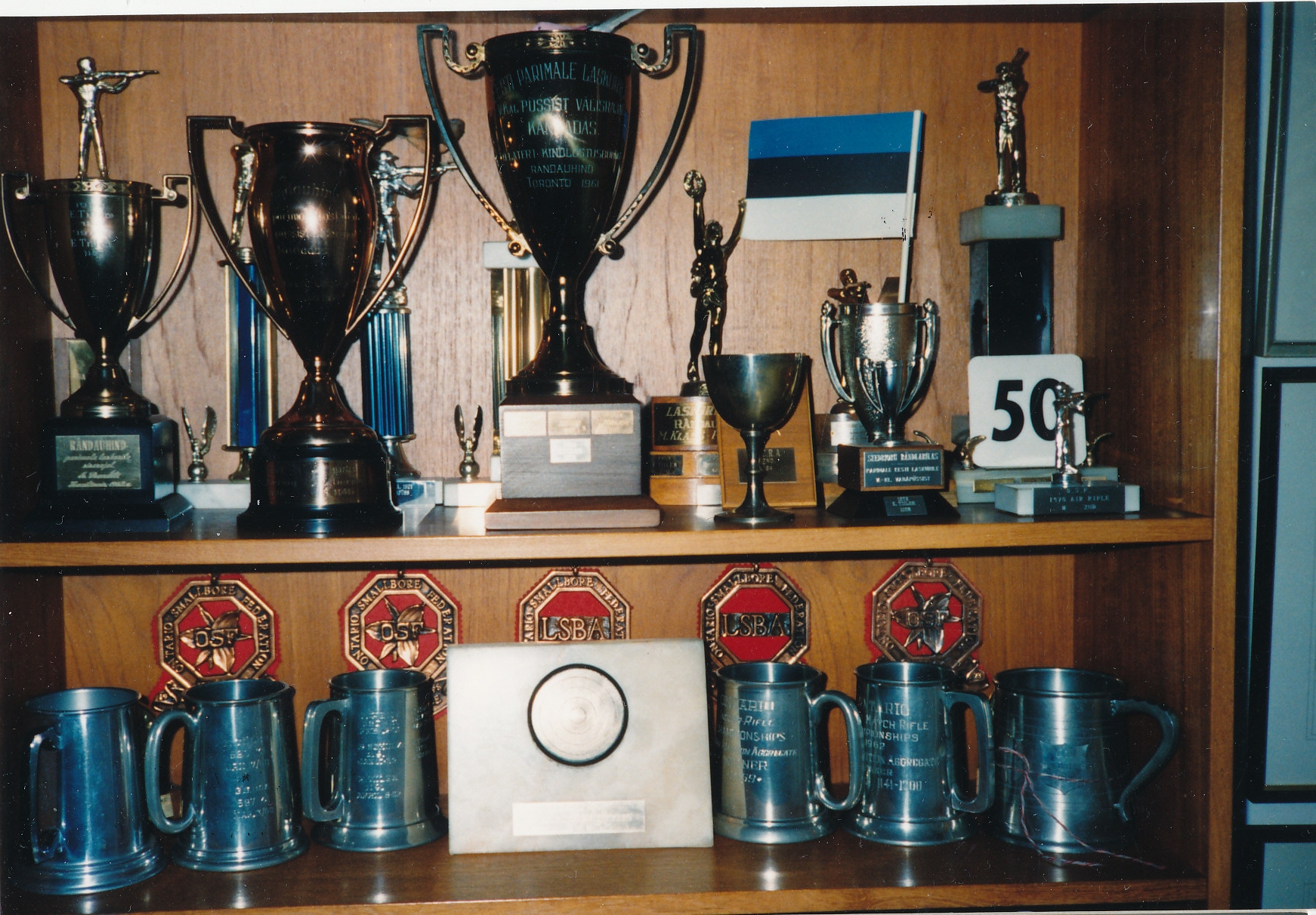 Laskur Edgar Tiileni autasud