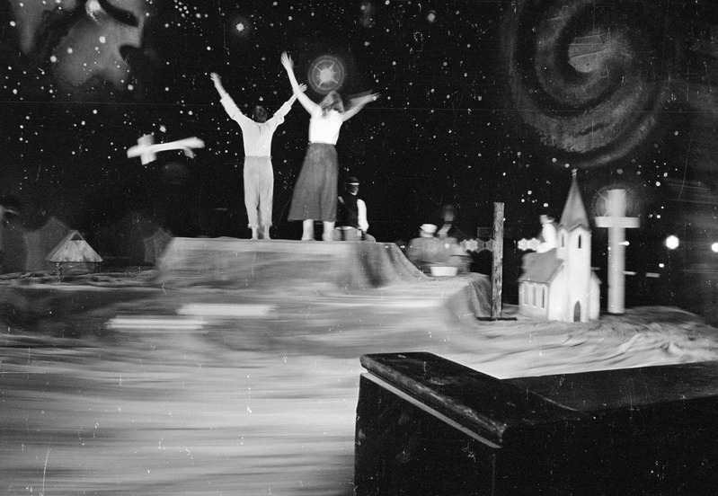 „Põrgupõhja uus Vanapagan“ (Anton-Hansen Tammsaare). Vanemuine 1976. Stseen. Lavastuse proov. Filmimine televisiooni jaoks.