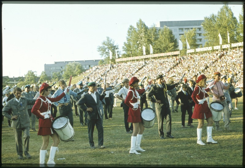 X Üldtantsupidu. 30. juuni – 1. juuli 1973. Puhkpilliorkestri esinemine.