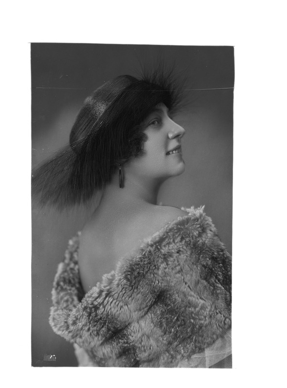 Klaasnegatiiv, Helmi Eineri portree (ooperilaulja), Teater Estonia 1924. a.