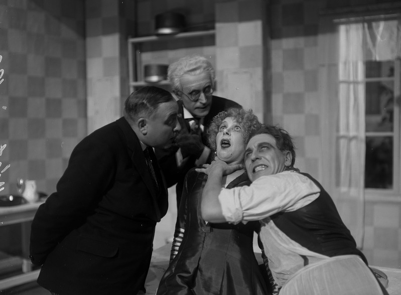 Klaasnegatiiv, Viktoria (W. S. Maugham), , Frederik - Paul Pinna, Viktoria - Netty Pinna Raham - Albert Üksip, William - Ants Lauter, Teater Estonia 1927. a.
