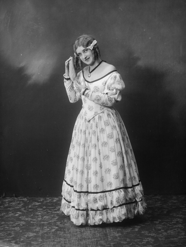 foto, negatiiv, Erna Villmer, Paula osas, F. Schönthan, Sabiini naiste röövimine, Estonia, 1922