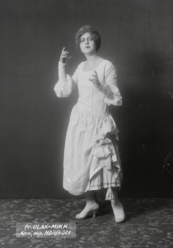 Foto, negatiiv, Olga, Mikk-Krull, Anna osas, Carl Maria von Weberi romantiline ooper, Nõidkütt, Estonia, 1920