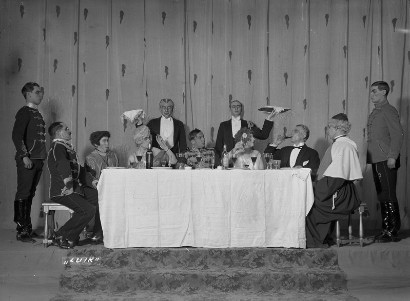 Luik, Estonia, 1924, Kolonel Vunderlich - Albert Üksip, Sympporosa - Hilda Gleser, Beatrix - Betty Kuuskemaa, taga - Ceasar - Hugo Laur, Hertsog Albert - Harry Paris, Aleksandra - Erna Villmer, Alfred - Theodor Krull, Miklos Agi - Ants Lauter, Hüatsint - Sergius Lipp
