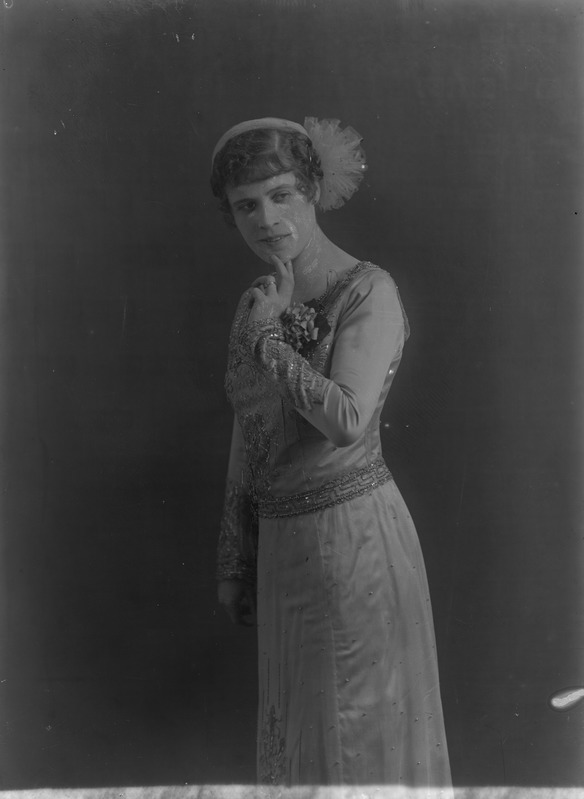 Grete Sällik, portree, ca 1912-1914