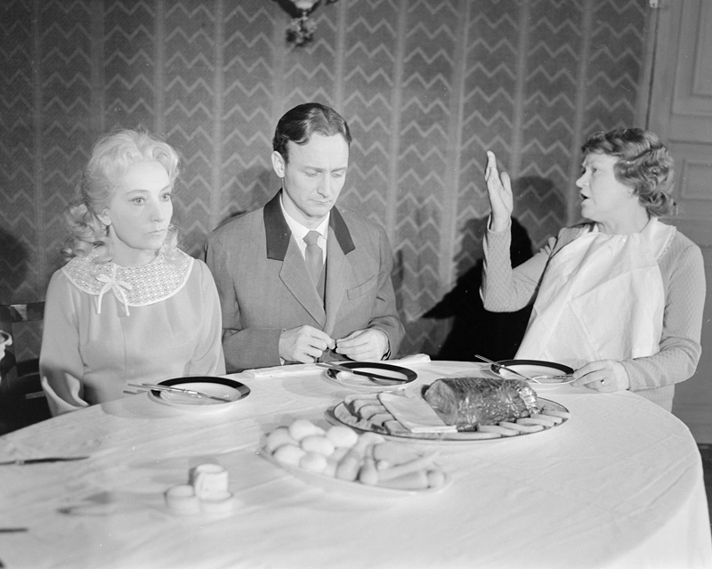 Ma armastasin sakslast, Draamateater, 1970, osades - Erika - Ita Ever, Oskar - Mati Klooren, Majaproua - Laine Vaga