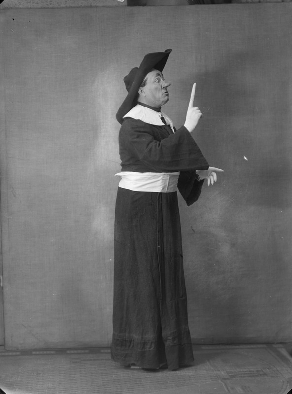 Sevilla Habemeajaja, Estonia, 1922