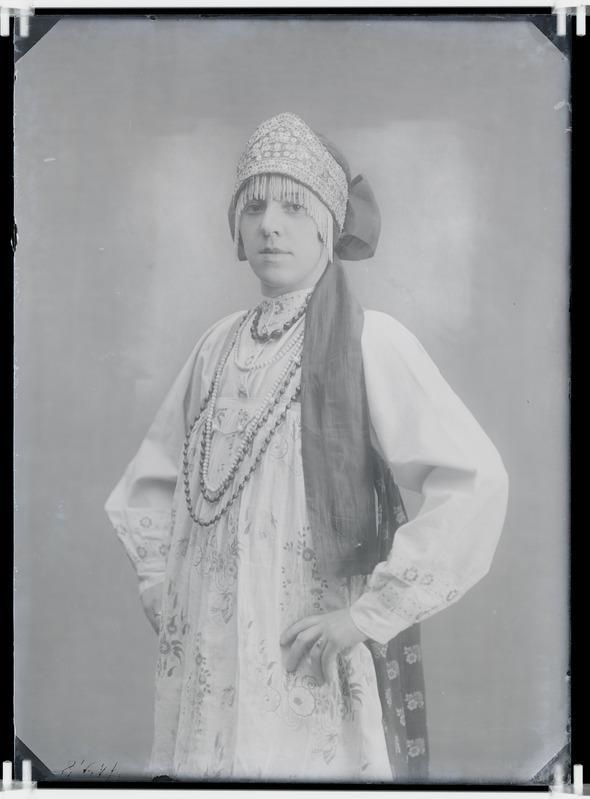 Albina Kausi, portree, ca 1923