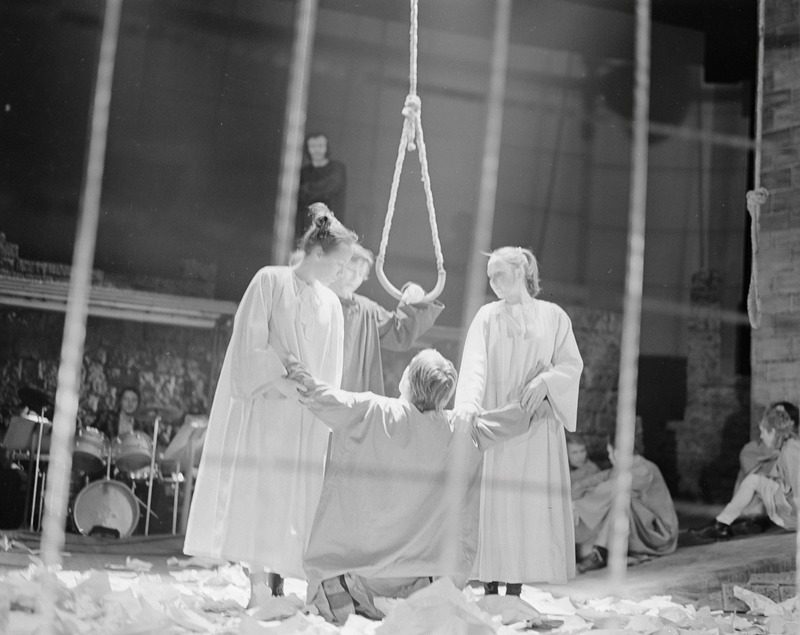 Protsess, Noorsooteater, 1975