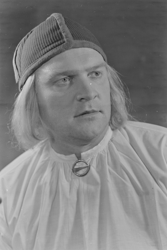 Tasuleegid, Teater Estonia, 1956, osades: Neeme – Aleksander Püvi