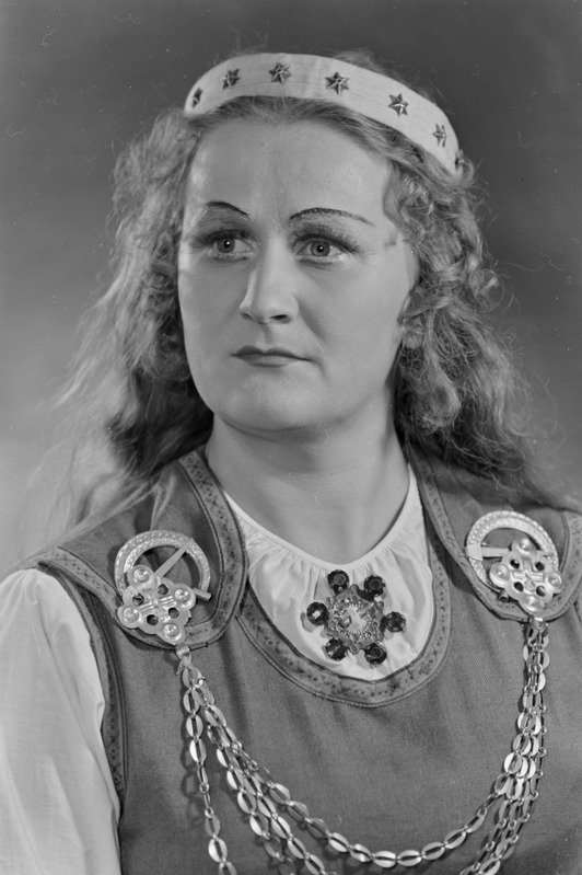 Tasuleegid, Teater Estonia, 1956, osades: Saima – Aino Külvand