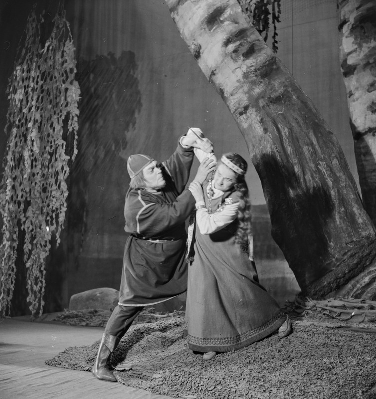 Tasuleegid, Teater Estonia, 1956, osades: Kulle – Jaan Johanson, Saima – Aino Külvand