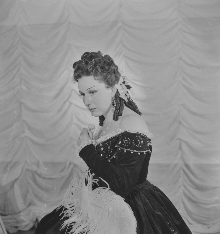 Traviata, Teater Estonia, 1958, osades: Violetta – Veera Nelus