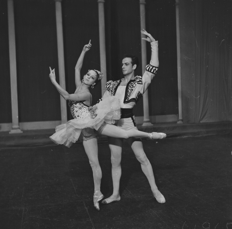 Don Quijote, Teater Estonia, 1958, osades: Quiteria – Aime Leis, Basilio – Verner Loo