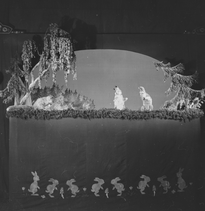 Ninatark jänku, Nukuteater, 1952, osades: Rebane – Lo Tui, Jäneseemand – Made Varango, Vana Jänes - Olaf Paesüld